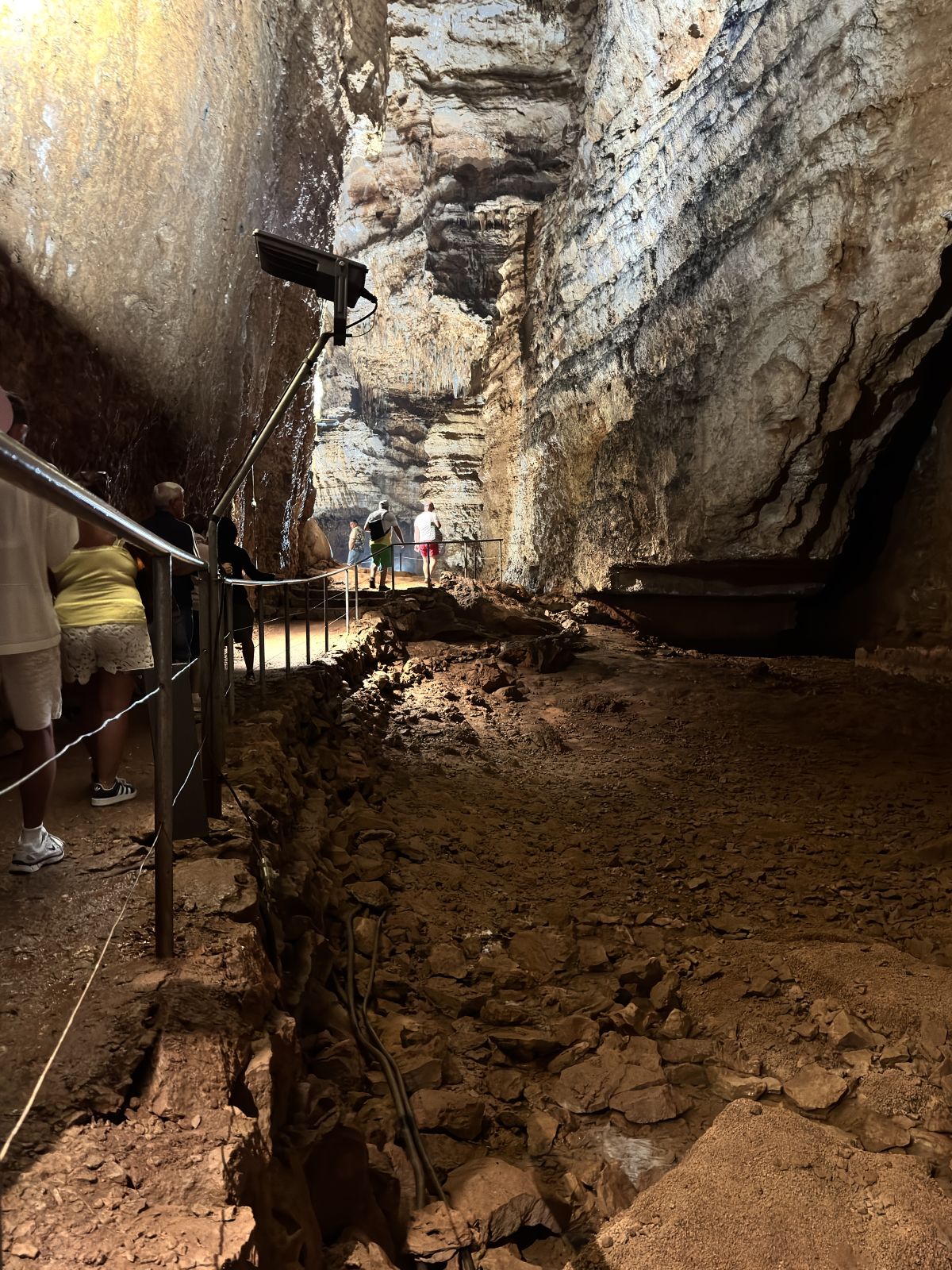 Grotta Su Marmuri: Zejście do podziemnego królestwa, gdzie natura zatrzymała czas