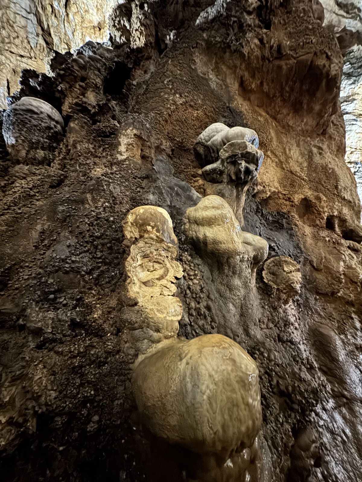 Grotta Su Marmuri: Zejście do podziemnego królestwa, gdzie natura zatrzymała czas