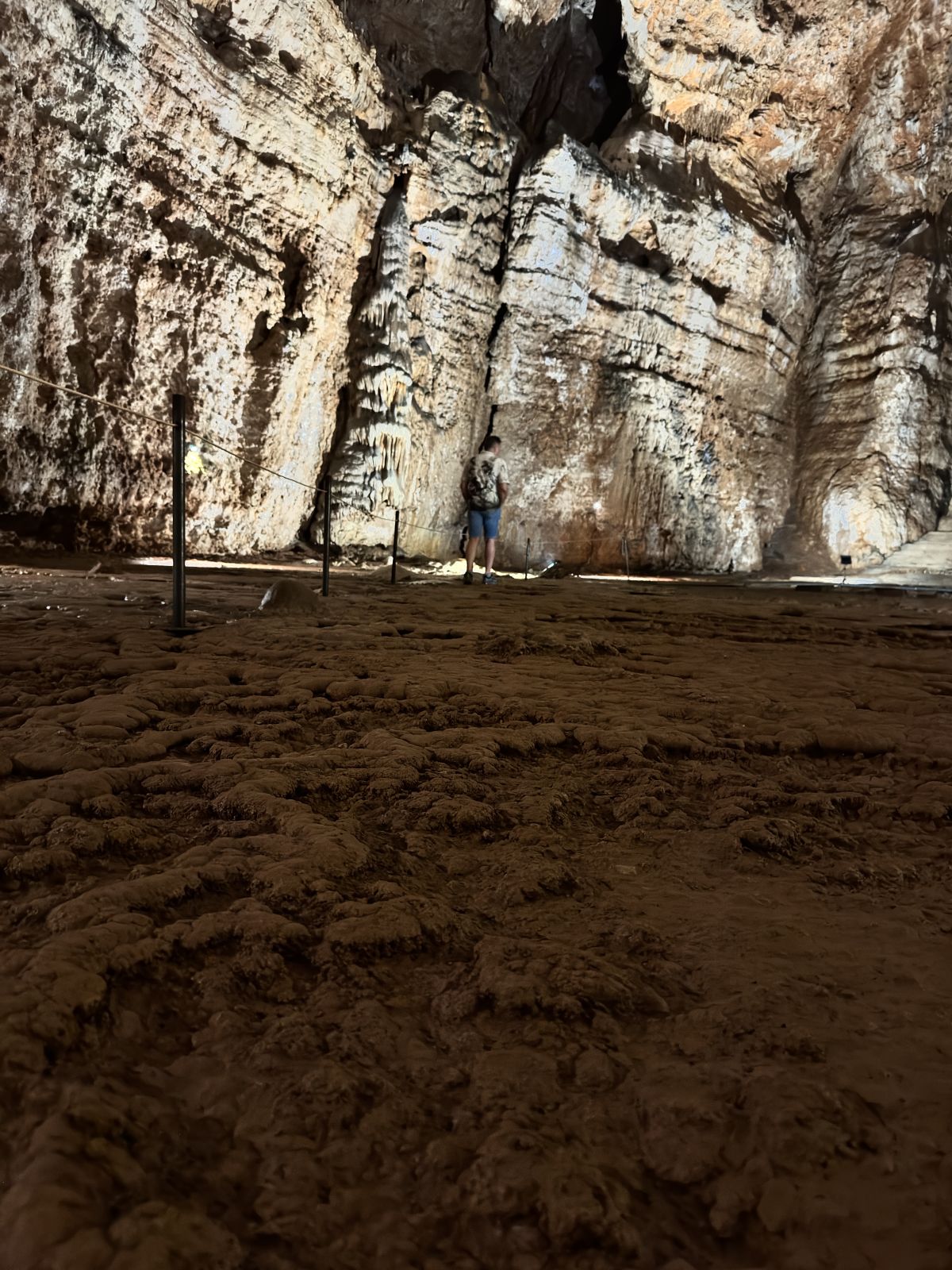 Grotta Su Marmuri: Zejście do podziemnego królestwa, gdzie natura zatrzymała czas