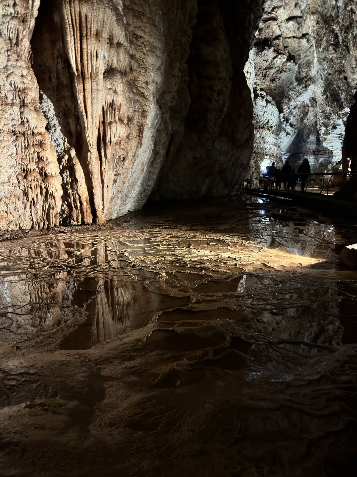 Grotta Su Marmuri: Zejście do podziemnego królestwa, gdzie natura zatrzymała czas