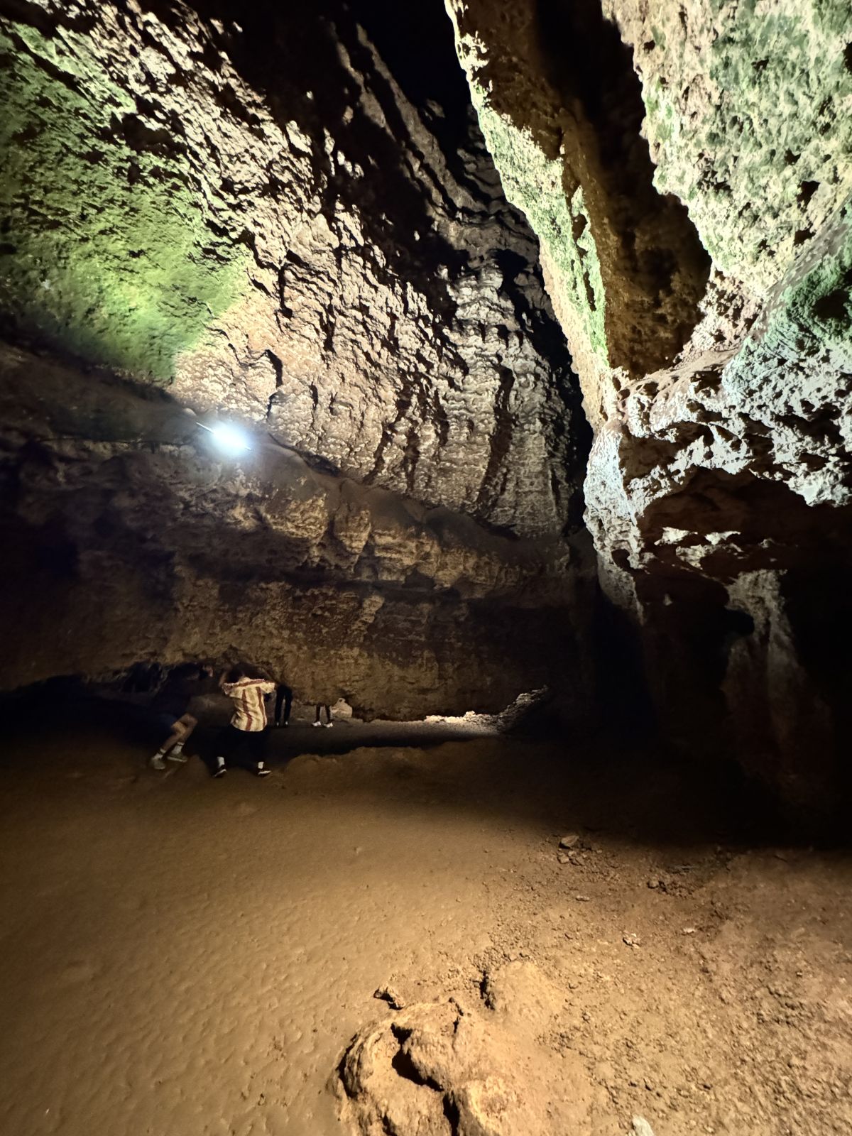 Grotta Su Marmuri: Zejście do podziemnego królestwa, gdzie natura zatrzymała czas