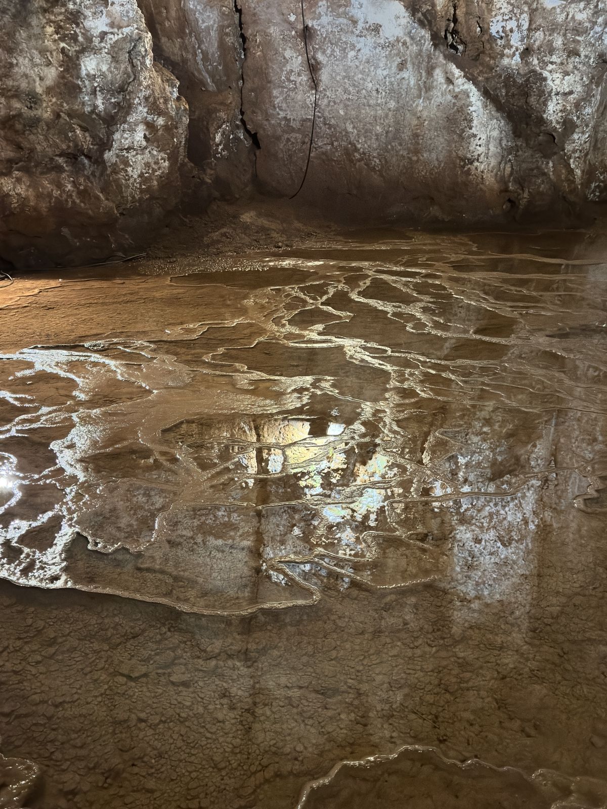 Grotta Su Marmuri: Zejście do podziemnego królestwa, gdzie natura zatrzymała czas