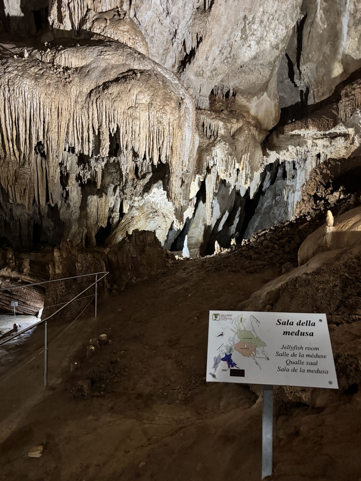 Grotta Is Zuddas: Kryształowe serce południowej Sardynii