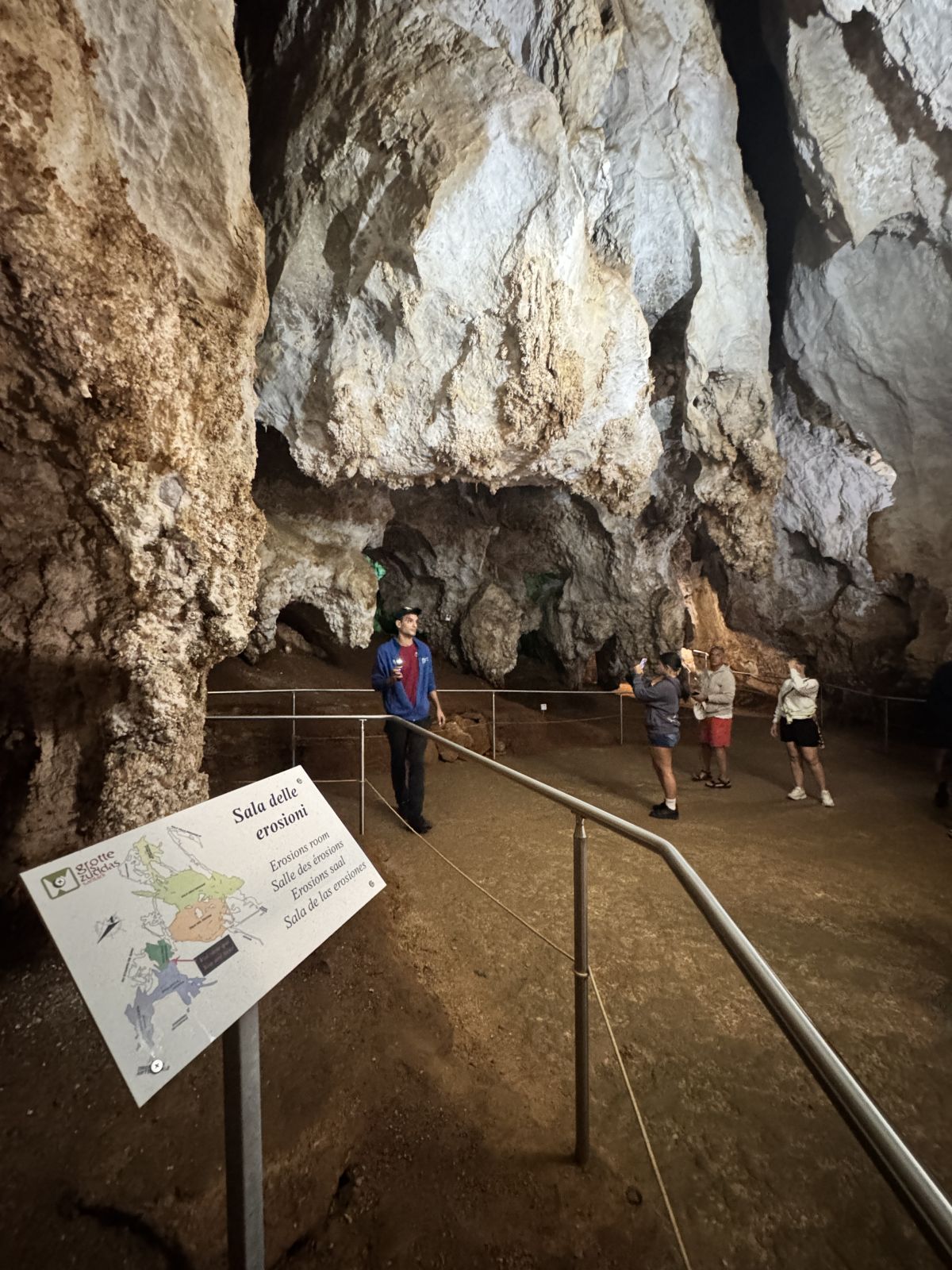 Grotta Is Zuddas: Kryształowe serce południowej Sardynii